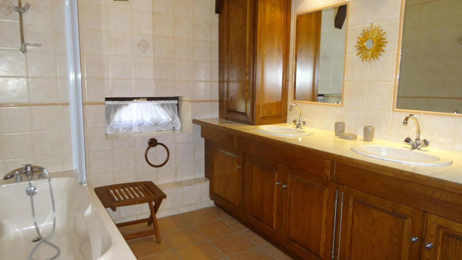 Holiday home Gites Au Chateau De Vernieres Talizat France