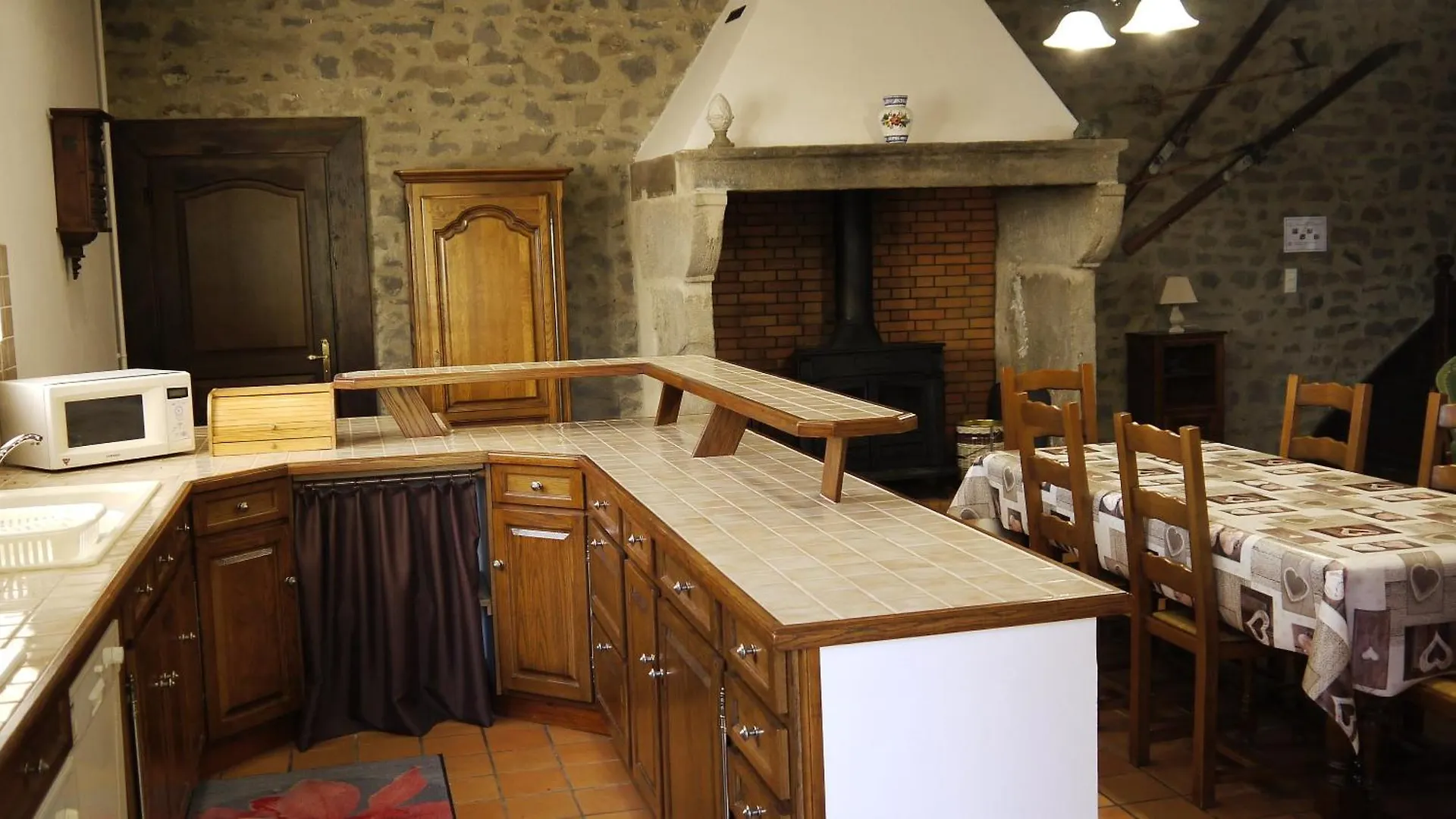 Holiday home Gites Au Chateau De Vernieres Talizat